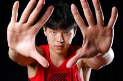 杨瀚森70分(fēn)超(chāo)越约基奇 成为NBA最(zuì)佳新秀，引發(fā)球迷热议