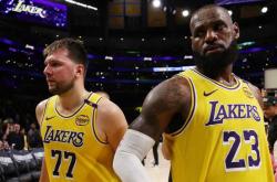 單(dān)场最高47分！两届全明星，努(nǔ)力重返NBA，湖人会考虑他吗？