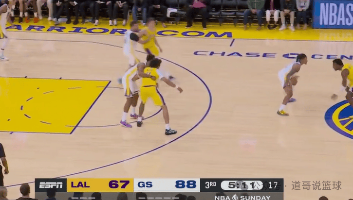 NBA季前赛湖勇大战：艾顿带队不敌勇士完全体遭遇两连败！