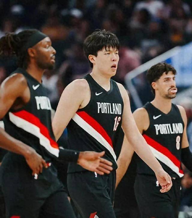 NBA战报：勇士12-123翻盘开拓者！库里16+11