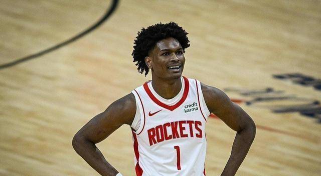 NBA最新战报：火箭140-127战胜爵士、杜兰特7连中遭到质疑！
