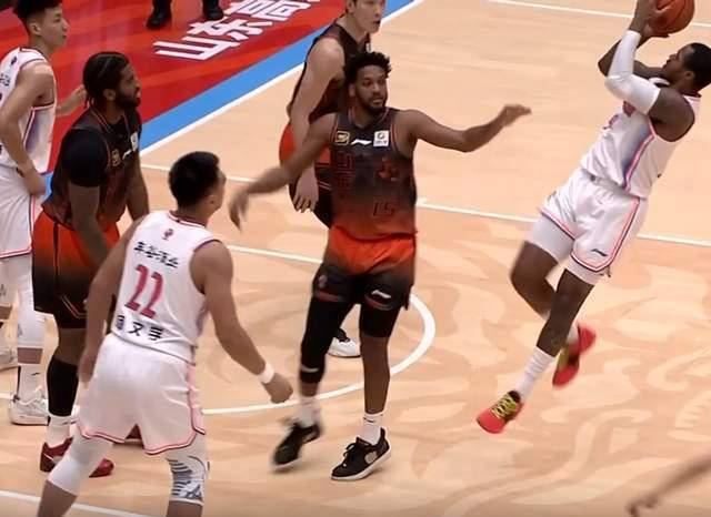 山东高速男篮新阵容战术分析