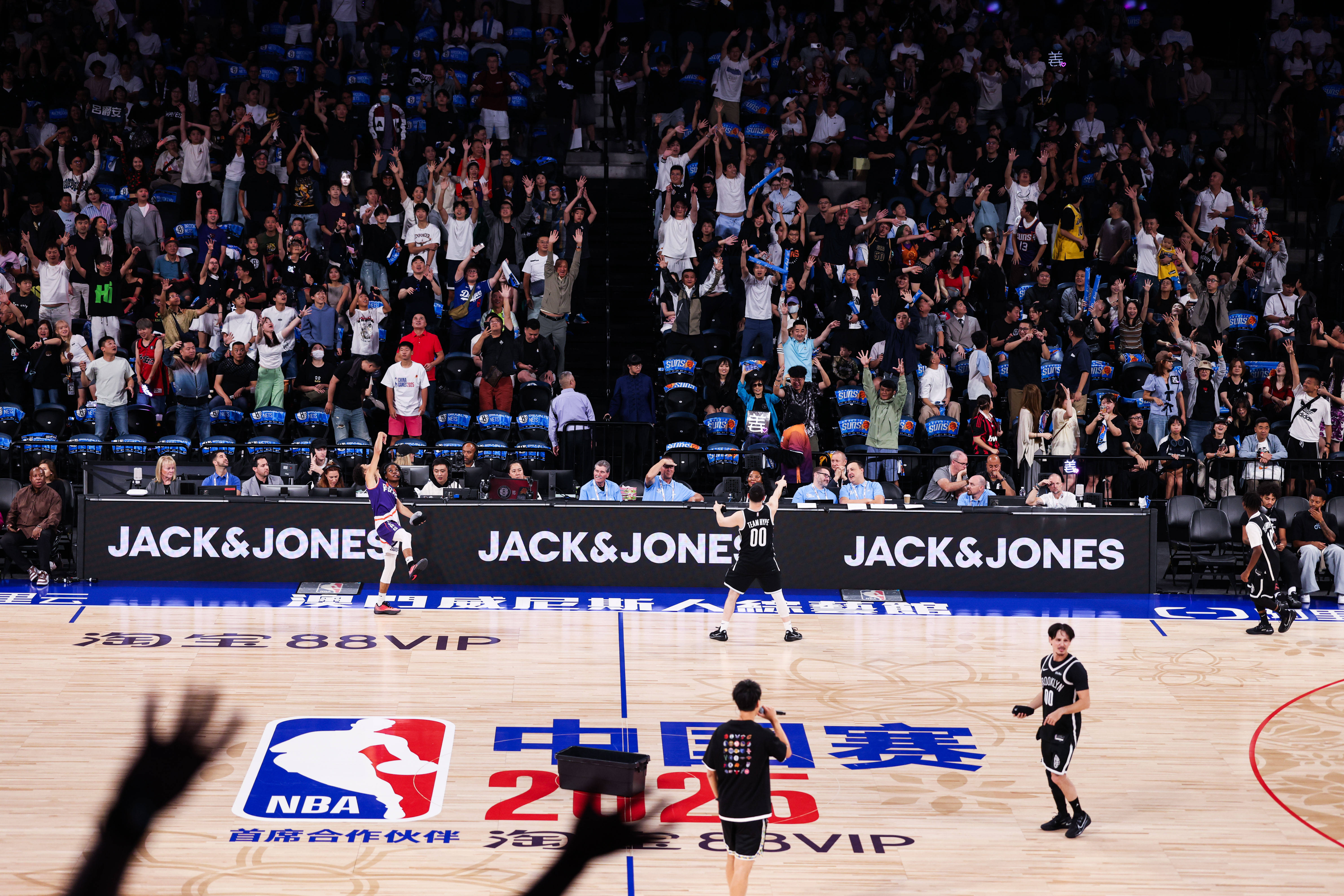 【向上穿越·无界登场】NBA中国官方市场合作伙伴JACK &amp; JONES，赋能NBA中国赛2025