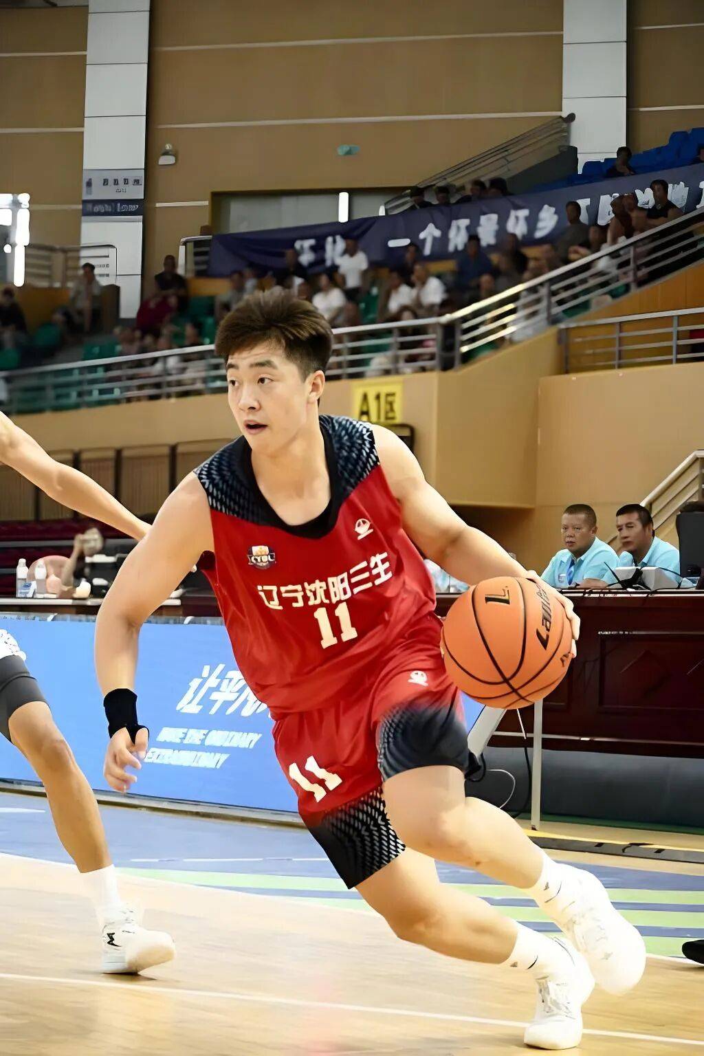 雪上加霜！杨鸣两位“手下”遭禁赛，辽篮夺冠功勋重返NBA