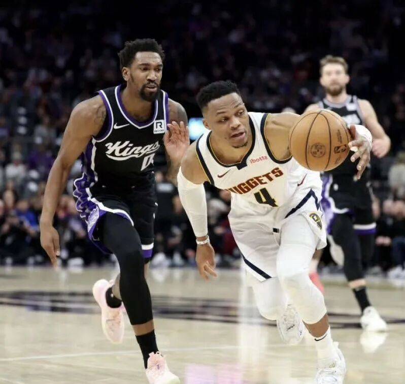 不可思议！生涯首次，NBA历史三分王无人问津…